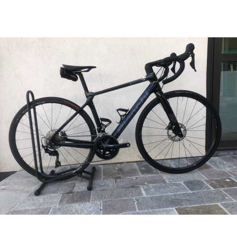 Velo de route d occasion Bianchi Infinito XE Disc Shimano 105 11V Carbone Noir 2024 CYCLES ET SPORTS